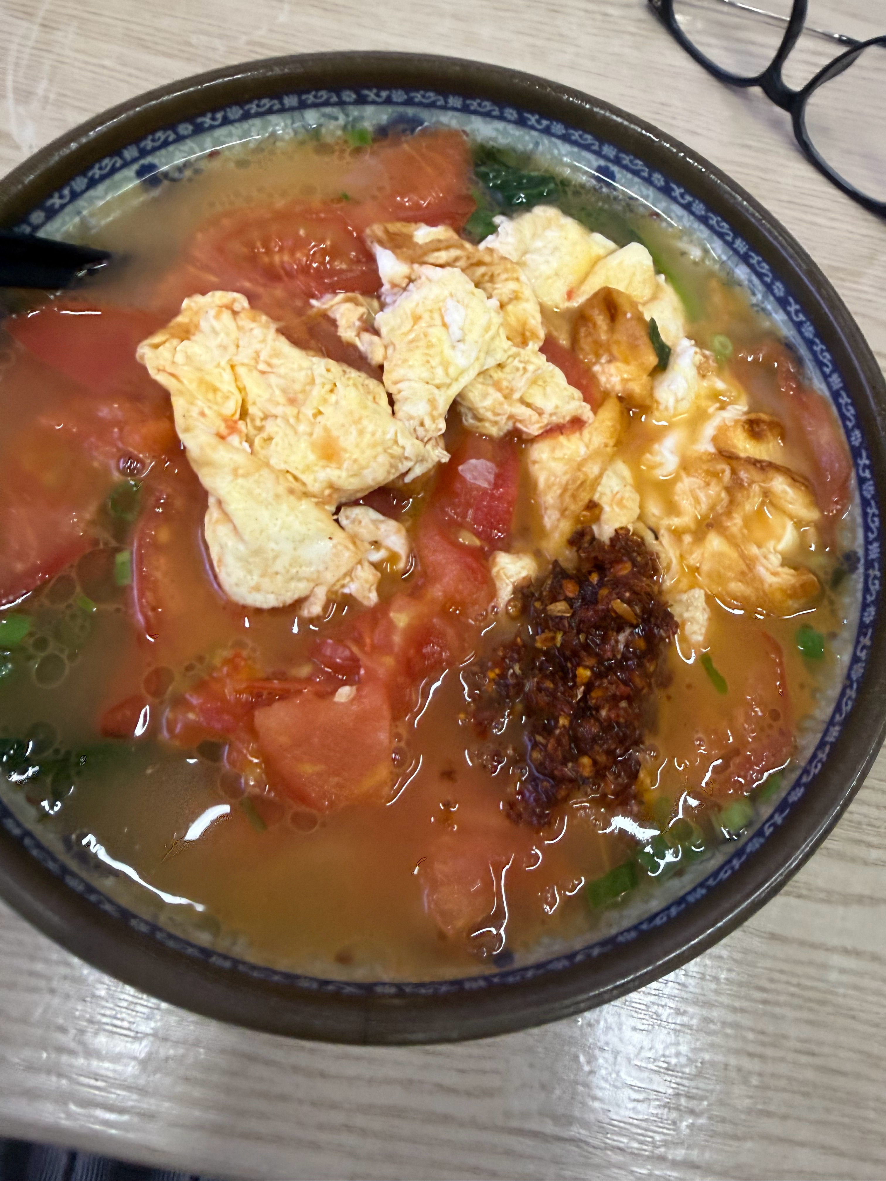 十四块钱，能吃到一碗鸡蛋面，对于普通百姓来说，已经很良心，关键味道还怪好，最近跟