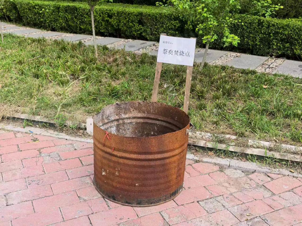 有爱的济南，每一个细节都折射着各级党组织和政府机关对市民的无微不至的爱。下班时间
