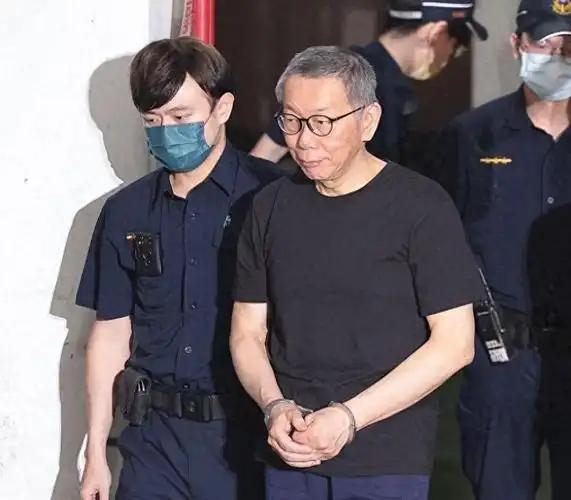 就在刚刚，

台民进党当局发布声明，

3月18日，针对柯文哲指控民进党政治打压