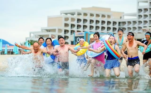 朝鲜今年10月开放中国人旅游，却“排除这些人”……

朝鲜在即将于今年10月在平