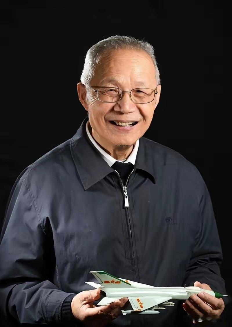 5月31日，中国飞机空气动力学家、中国科学院院士、中国工程院院士、歼8总设计师顾