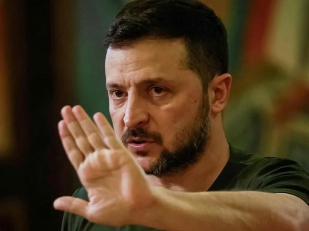 总统可以不当，北约可以不进，战争甚至都可以输，但有一样东西，就算天塌下来，他也得