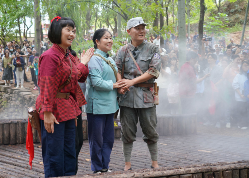 跟着演出去旅行：游客变主角，沂蒙老区“演”活红色文旅