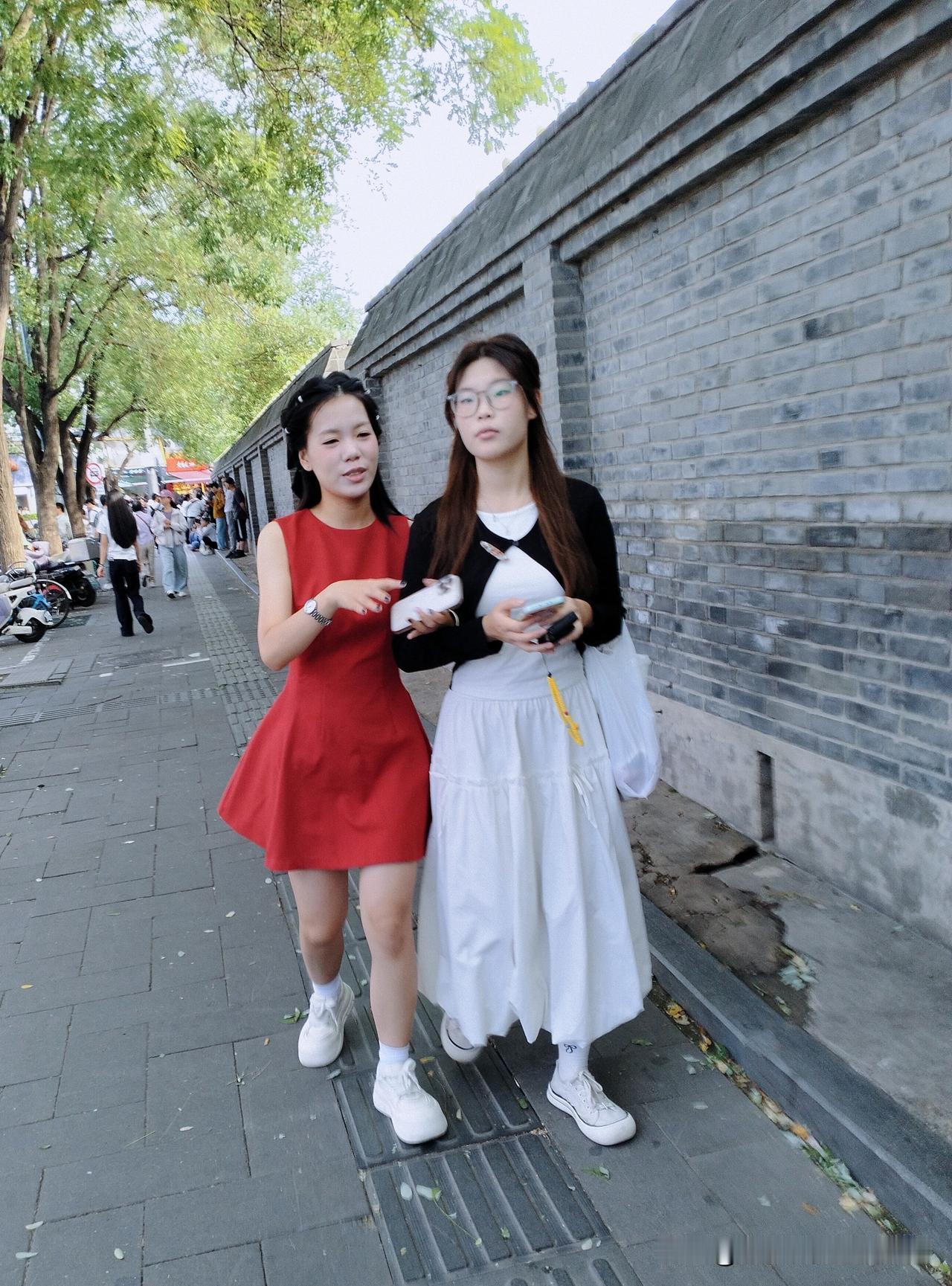 北京12345：今天起，接到陌生来电请沉默三秒。 ​​​@黄角树 ：我们都实名了