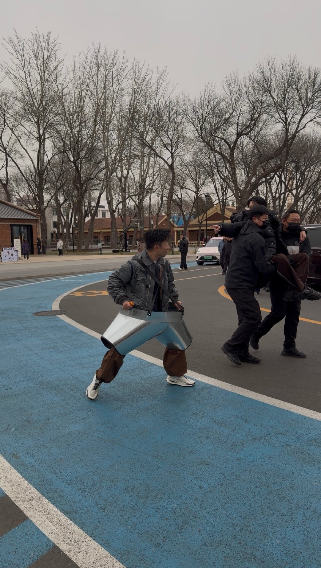 魏大勋杨迪 同综艺不同命哈哈哈哈哈年度爆笑路透出炉！杨迪铁裤衩走路步步踉跄，魏大