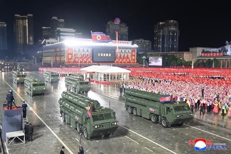 🇰🇵战略巡航导弹发射车烽火问鼎计划每天认识一件兵器 ​​​