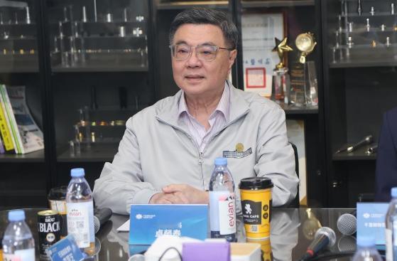 就在刚刚，

台“行政院长”卓荣泰发表声明，

5月5日下午，台湾地区行政机构负