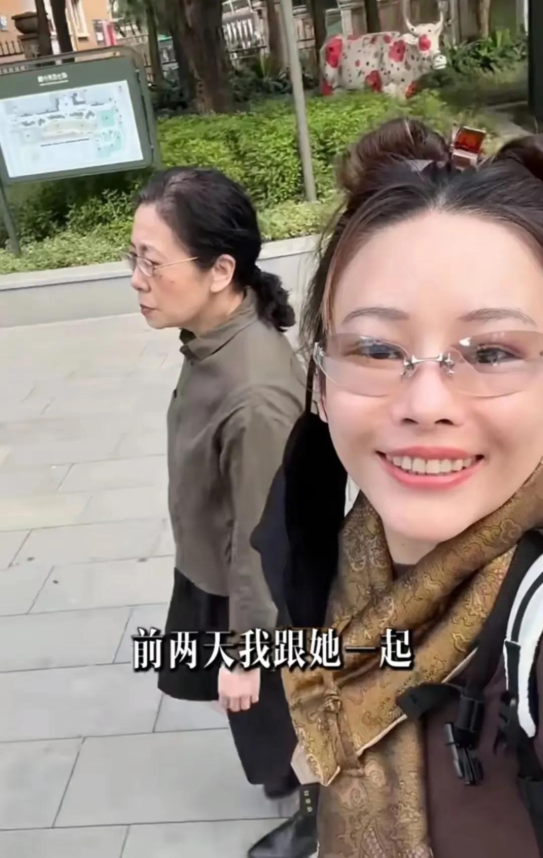 单亲母亲全力托举女儿葛夕，换来如此结果，路拍时葛夕母亲黑脸，有什么奇怪？

宁做