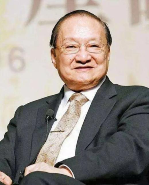 2000年，金庸被浙大聘为博导，可没一个学生选他当导师。第二年，金庸仍没招到学生