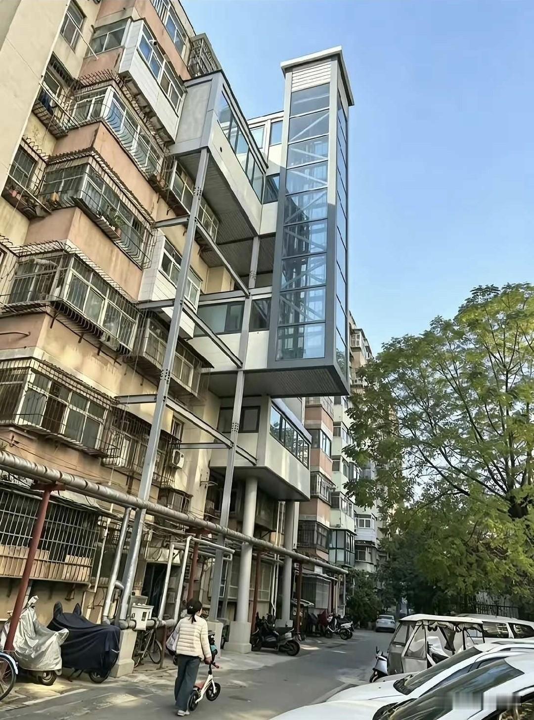 是不是也就是说，原来需要爬五楼，现在只需要爬三楼？这个电梯的意义有多大？我认为，