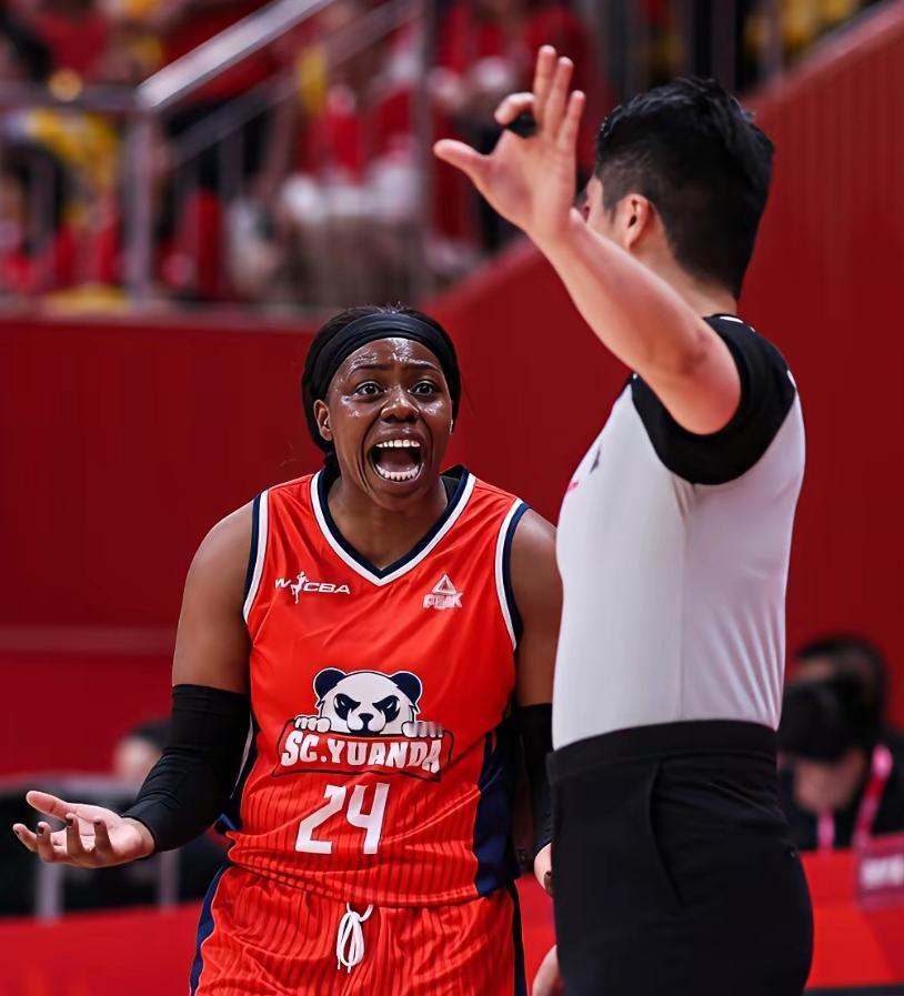 大家发现没，WCBA总决赛G5将迎来一大表数：
1、四川队外援奥贡鲍尔或被禁赛一