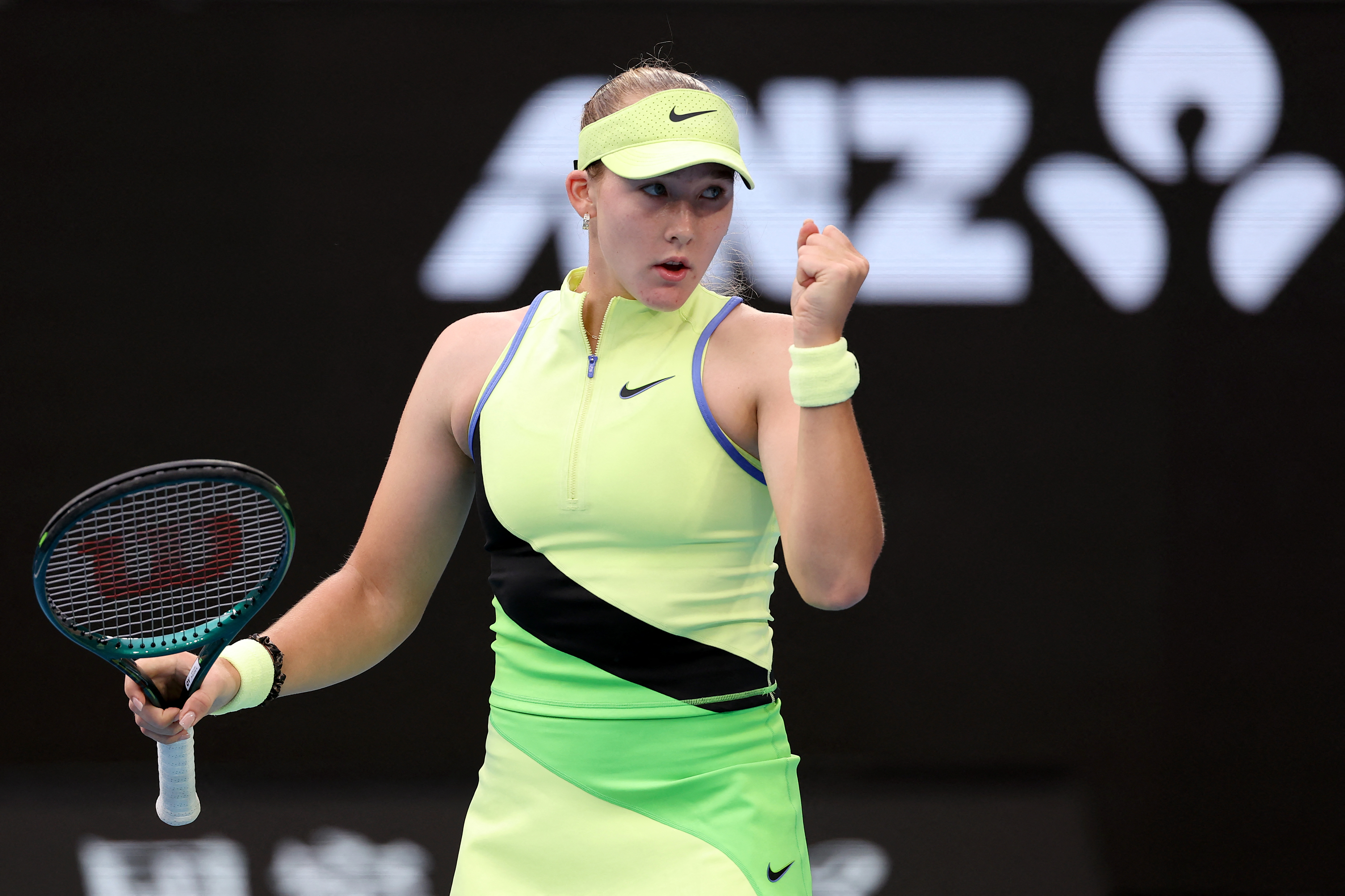 安德列娃澳网首战逆转过关👊澳网2026 女单首轮，上周阿德莱德站冠军、8号种子