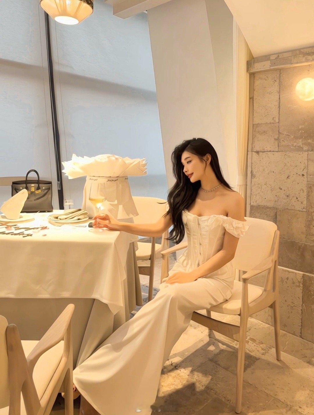 今年过的好开心 也是心境变化很大的一年 离真正的自己越来越近 感谢我在意的每一个