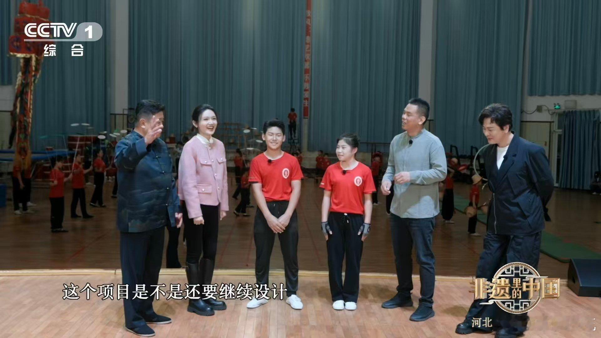 少年软钢丝上14秒翻30圈 在时光的长河中，总有一些瞬间如璀璨星辰，照亮我们前行