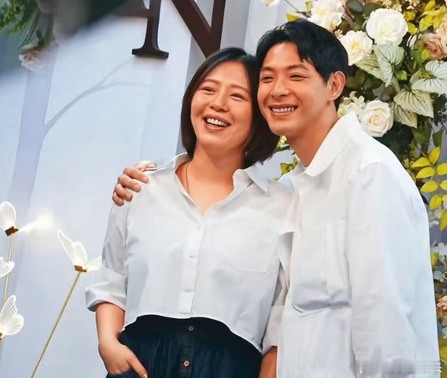 刘品言领证刘品言连晨翔领证2日，刘品言、连晨翔被拍到办理结婚登记。照片中可以看到