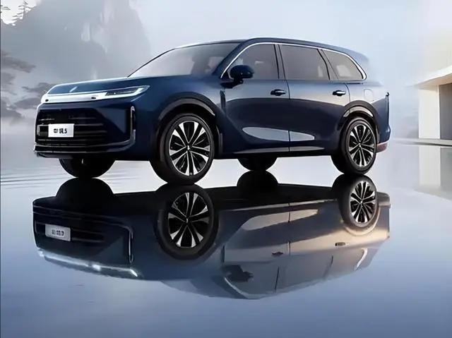 华境S全球首秀标配华为乾崑：智驾平权，旗舰登场

二、鸿蒙座舱5.0：车机即手机