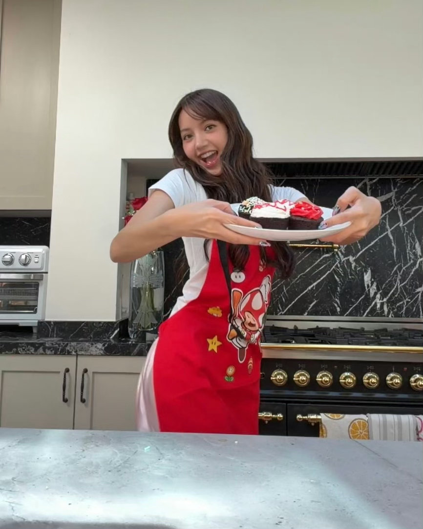 今天的泡泡是纸杯蛋糕🧁Lisa的胡闹厨房持续更新中lisa泡泡lisa新歌 ​