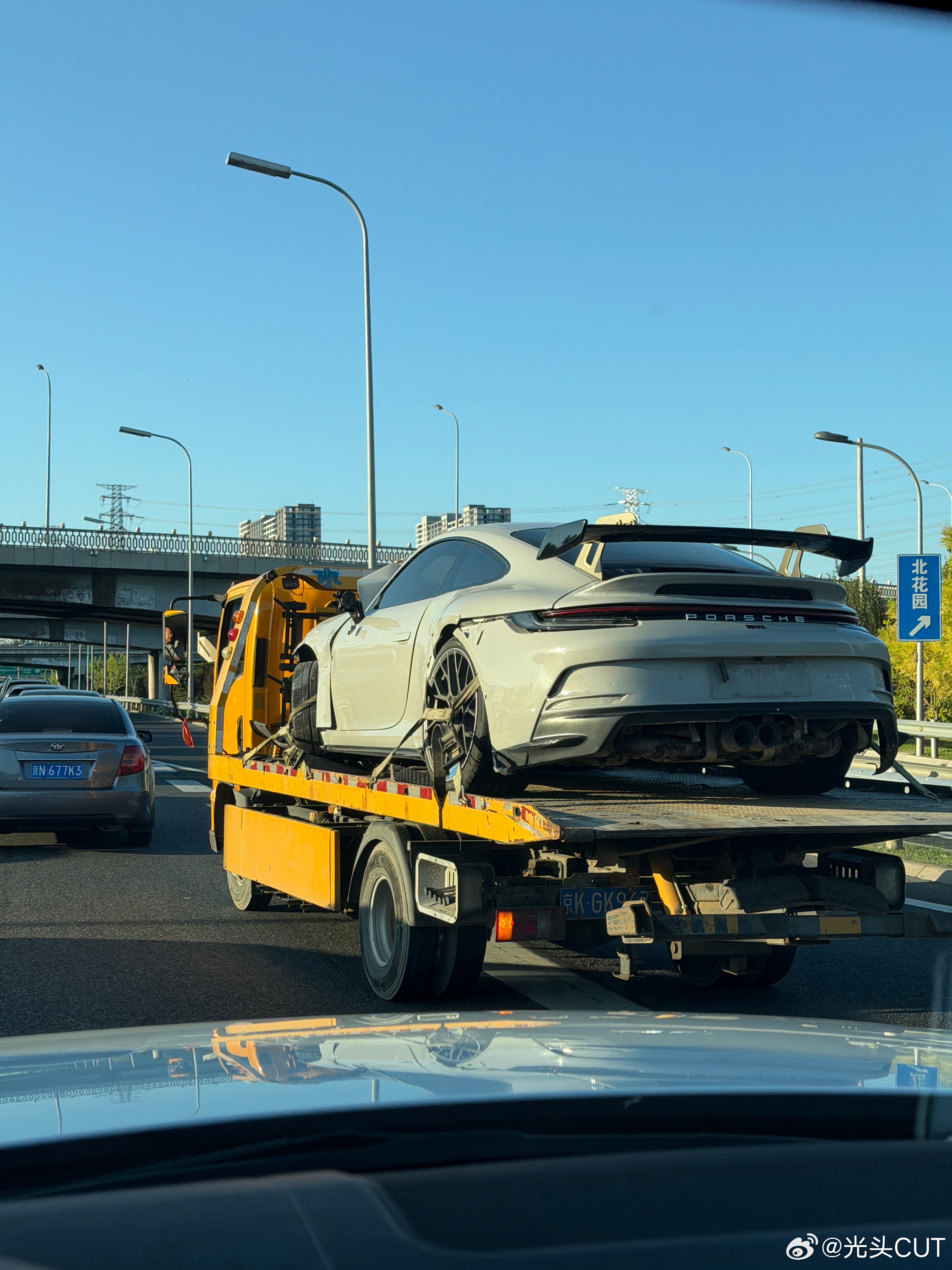 谁的梦想陨落了？  ​​​