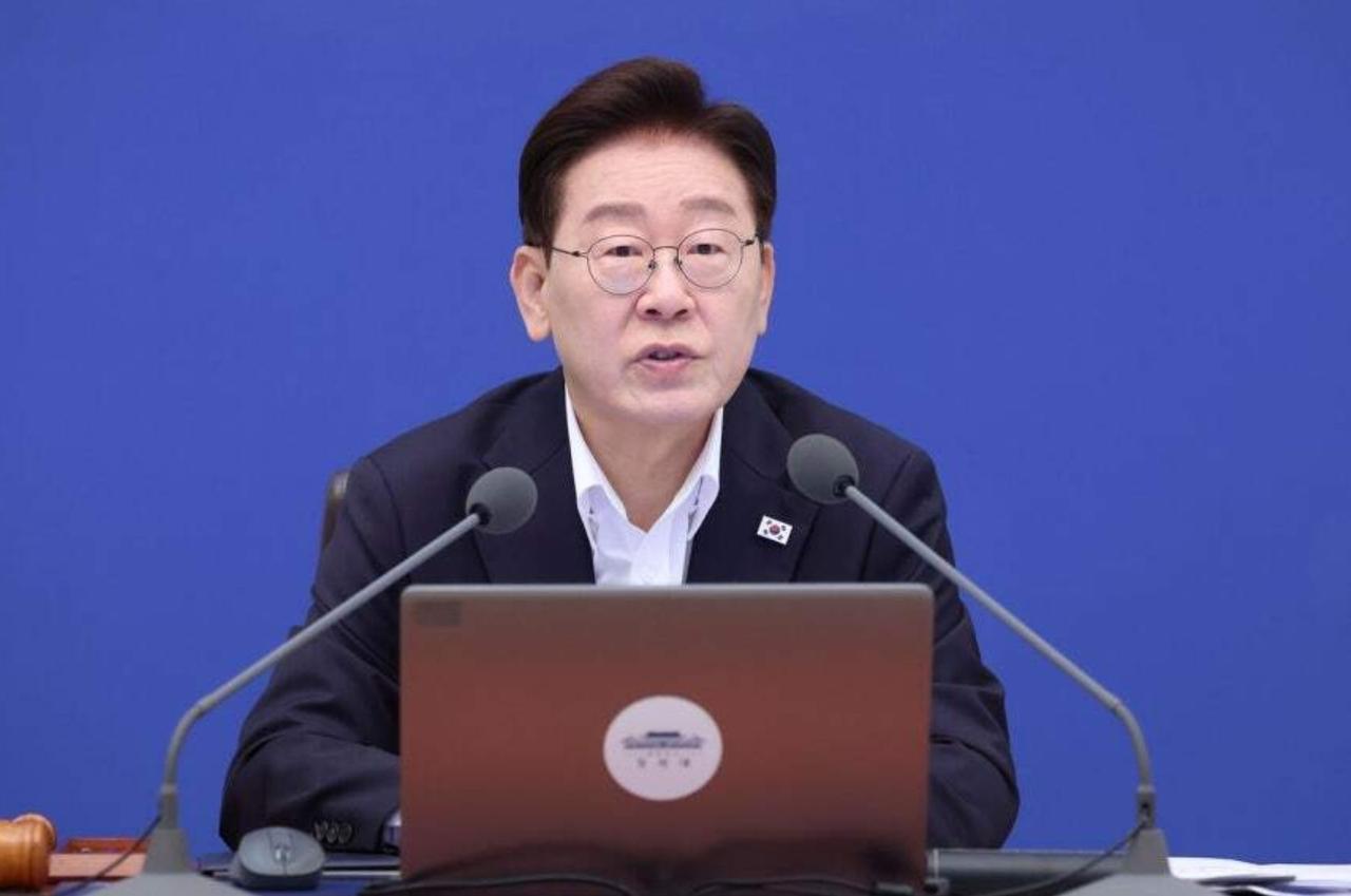 【李在明总统称2026年为韩国向“潜在增长率达到3%、跻身世界贸易4强、人均国民