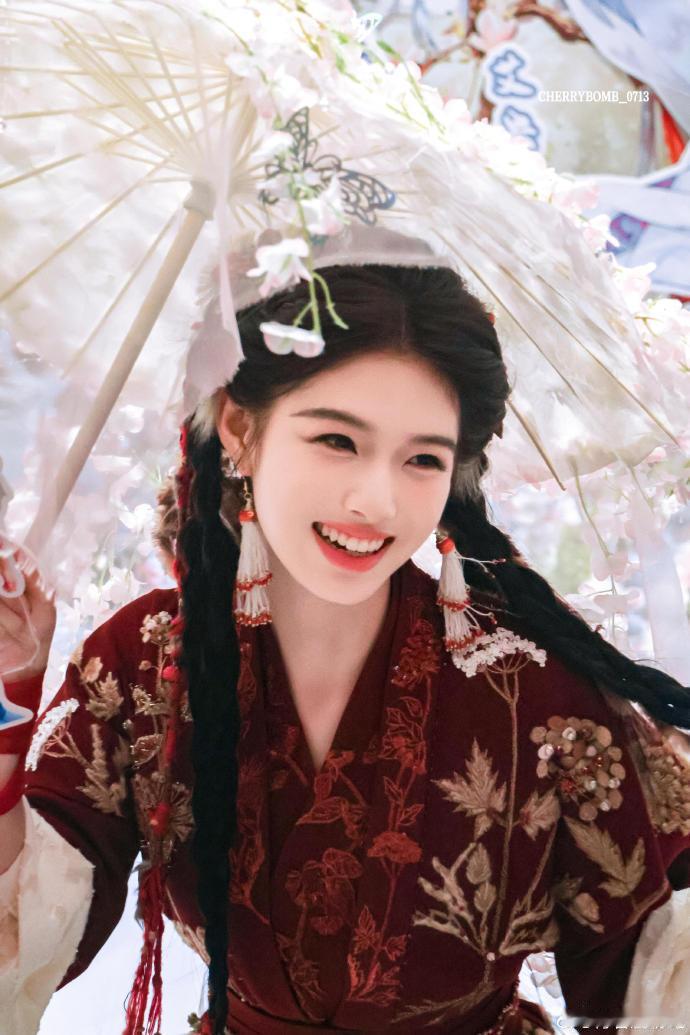 艾米百妖谱原始帧不烧心郭敬明镜头下的艾米实拍原始帧就这么能打，很难想象《百妖谱》