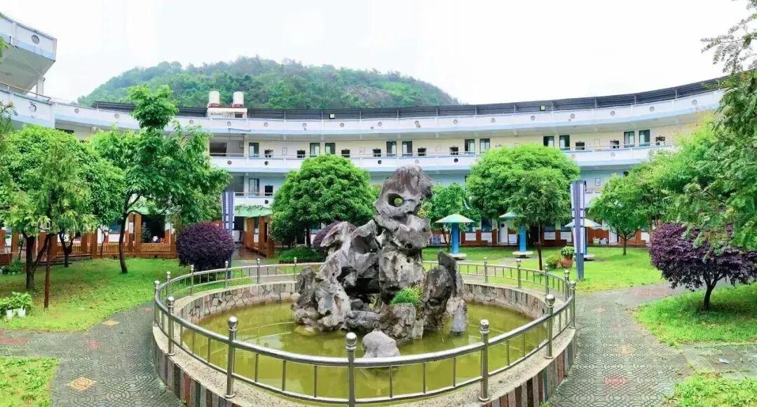 乐清这所学校停招！

近日，有网友在乐清网络问政平台上，询问关于温州市教师教育院