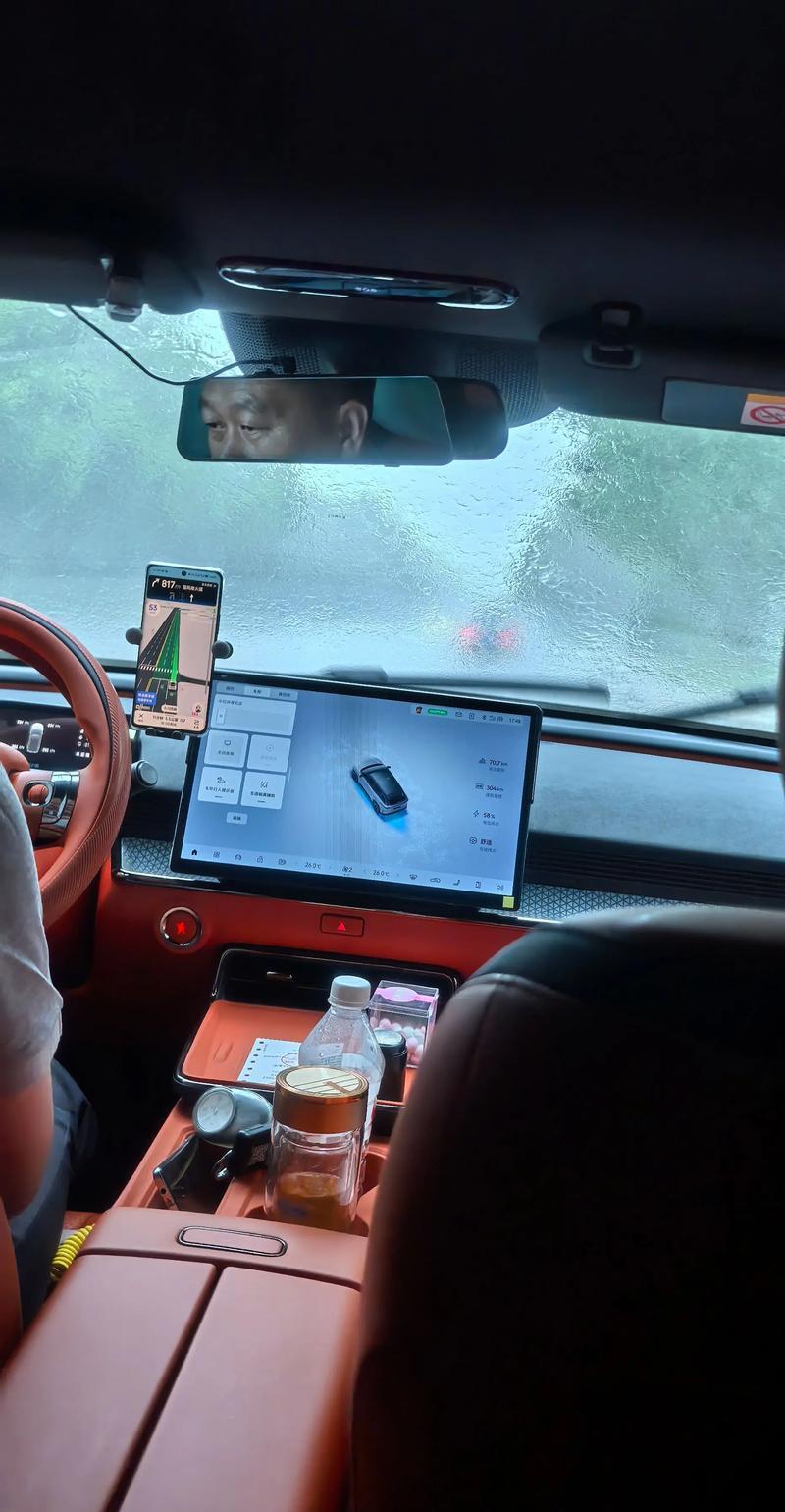 北京金女士花24万元买二手智能电动车，过户后发现车辆仍有抵押、贷款未结清。更惊悚