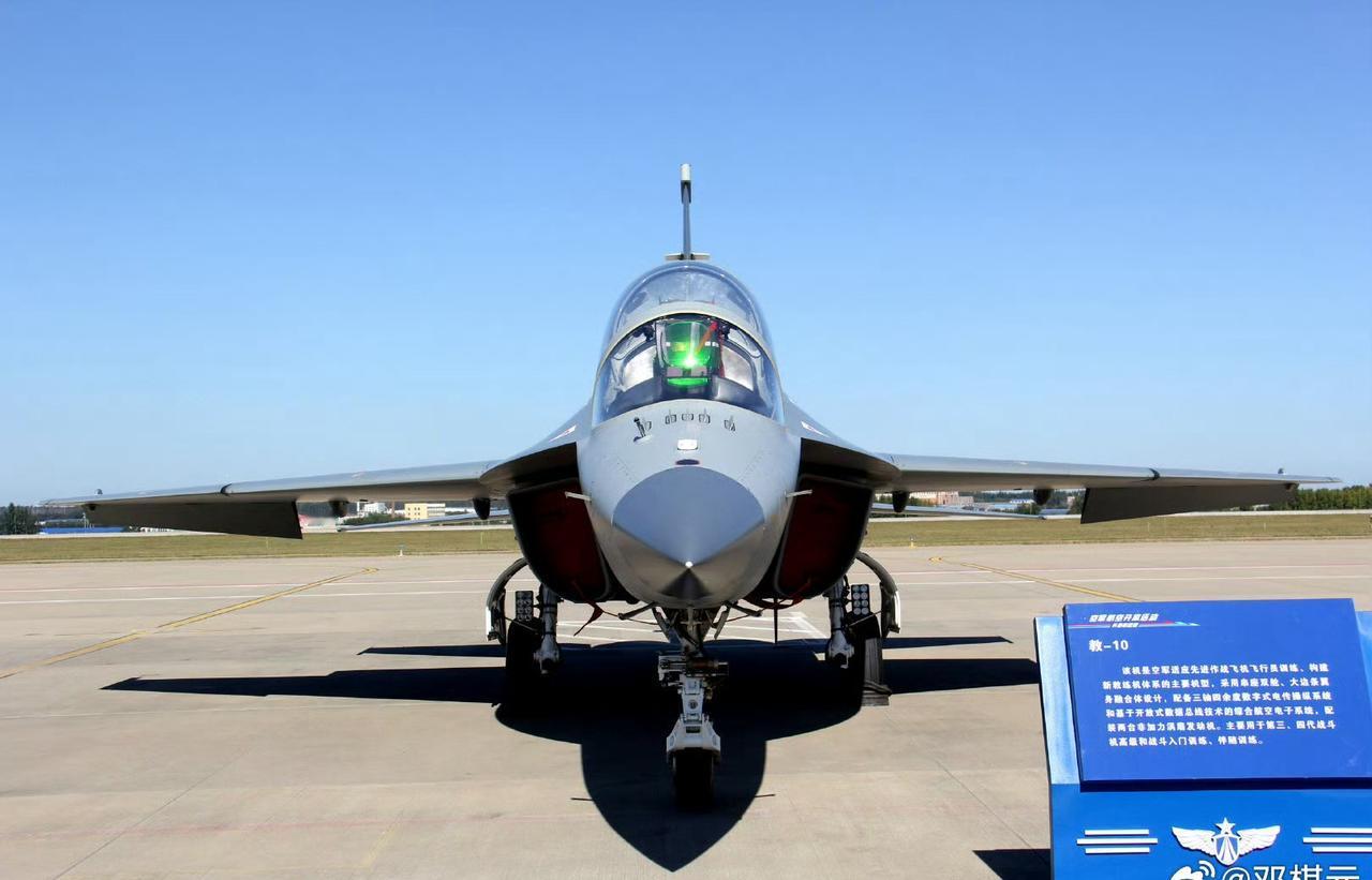 【2025年度大国重器影像盘点之教-10高级教练机】微盘点微博十大热门兵器海选 