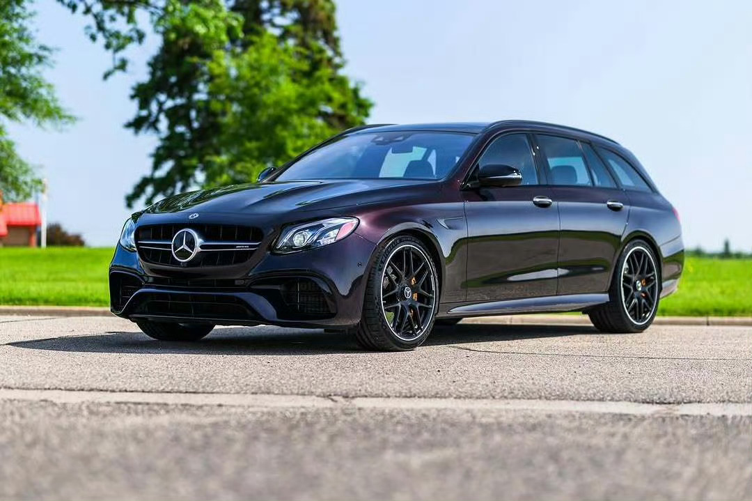 梅赛德斯–AMG E63 [色][色] ​​​