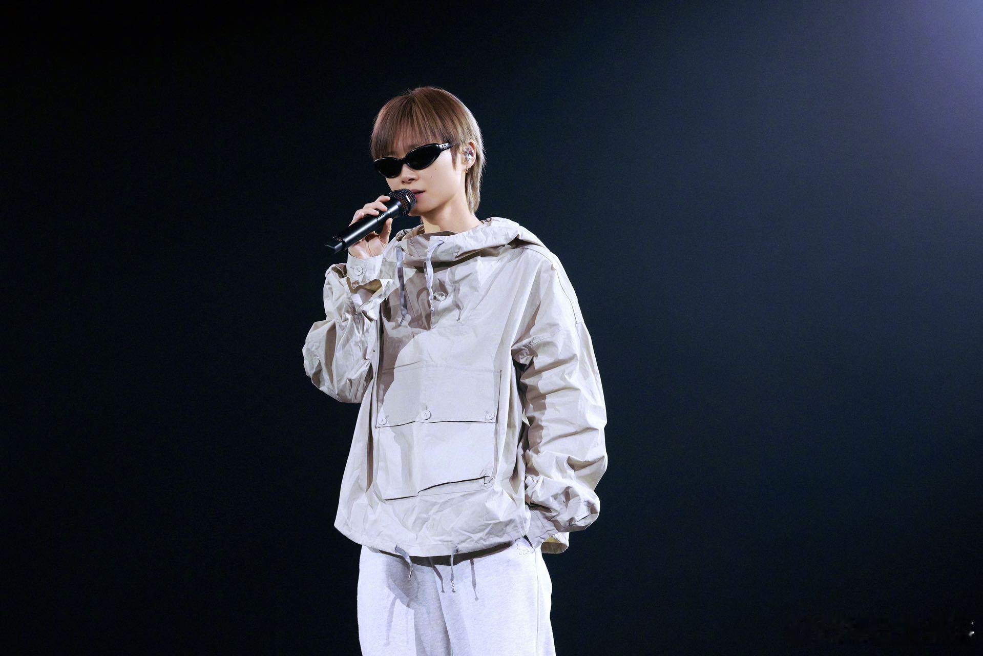 李宇春郑州演唱会 「皇后与梦想」演唱会今晚郑州开唱！奥体中心体育馆即将化身音乐游