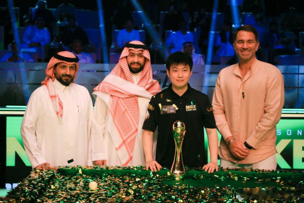 世锦赛冠军赵心童在利雅得斯诺克锦标赛决赛中以5-2战胜澳大利亚名将尼尔·罗伯逊夺