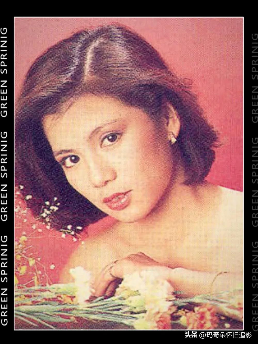 美人如花，她的笑靥如花蕾般含苞待放，美得不可方物🌼翁美玲 美女姐姐的旧照