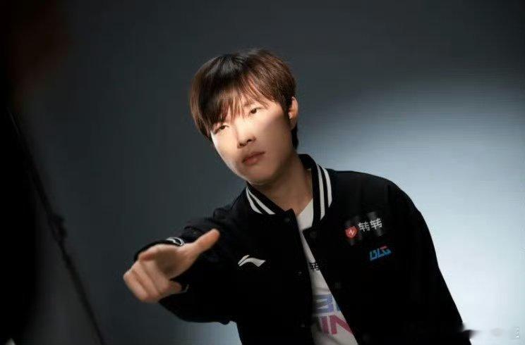 Bin和Knight分别在RNG、JDG拿过一座MSI冠军！今天是他们冲击职业生
