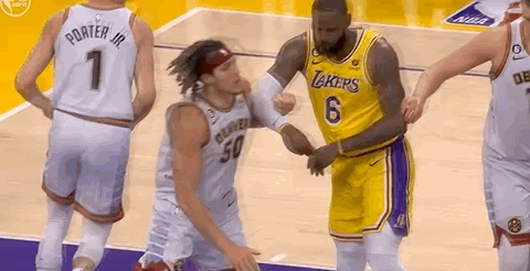 有时候连续的被压制输球是会急的，今天的约基奇就是这样的，和当初他们打湖人一样，詹