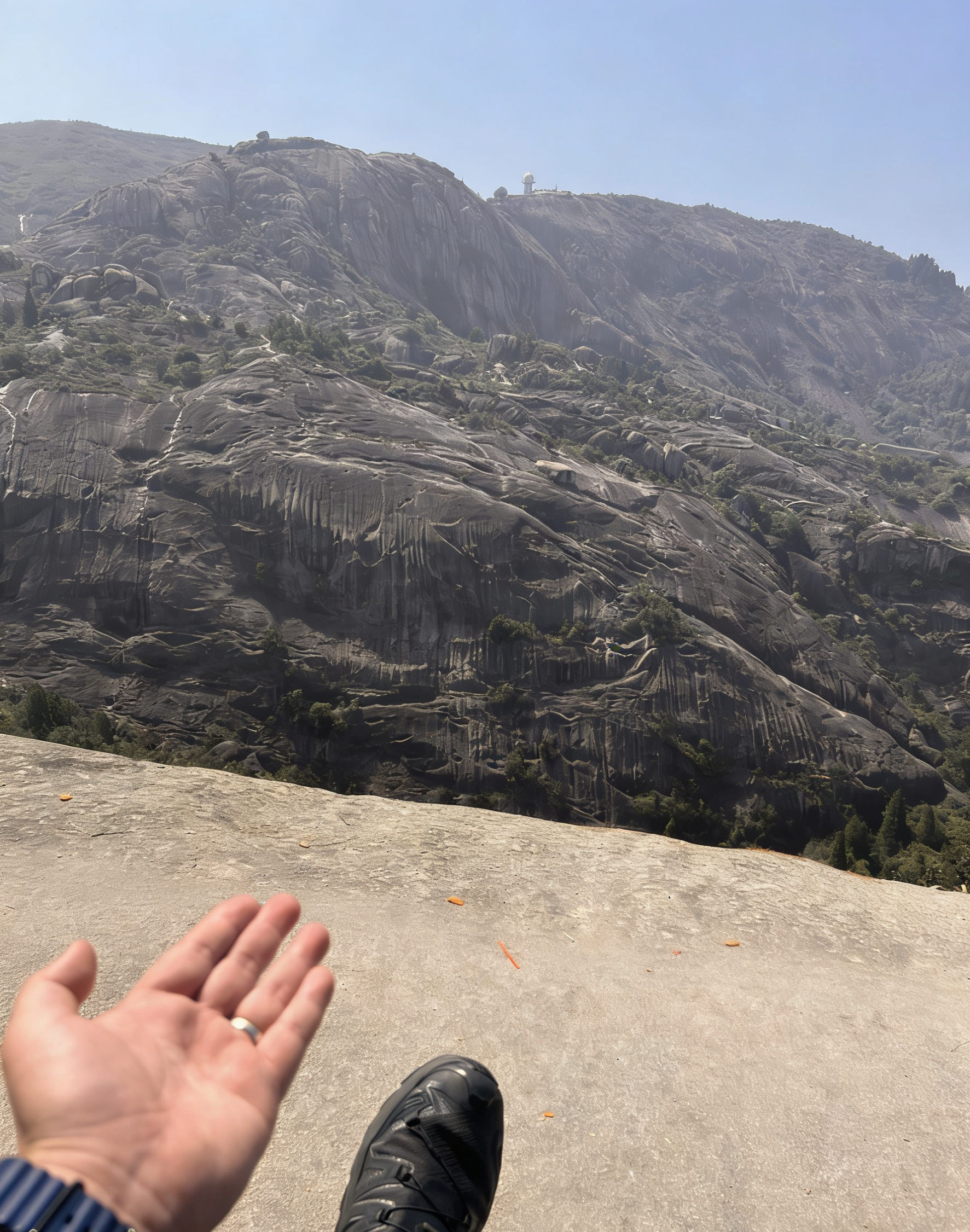 人不要在财富、官位、学历、情感、爱好、子女培养、养生等方面下重注，而留不出空间给