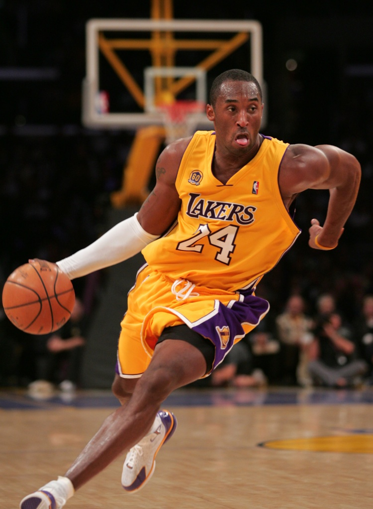 16年前的昨天，即2008年5月7日，湖人队当家球星科比当选2007-08赛季常