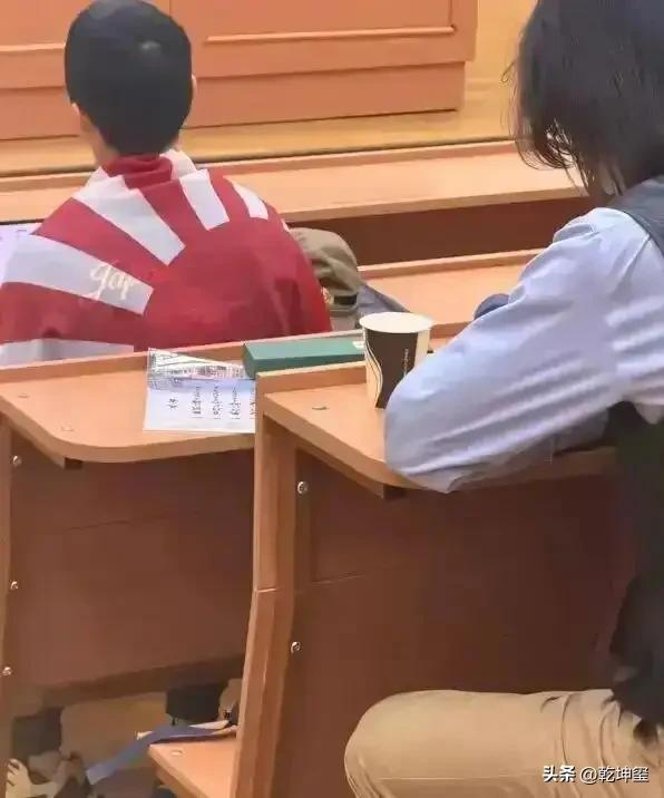 丢人丢到国外去了？一个出生在江苏南京，并且是历史系的中国人，在俄罗斯留学，竟然身