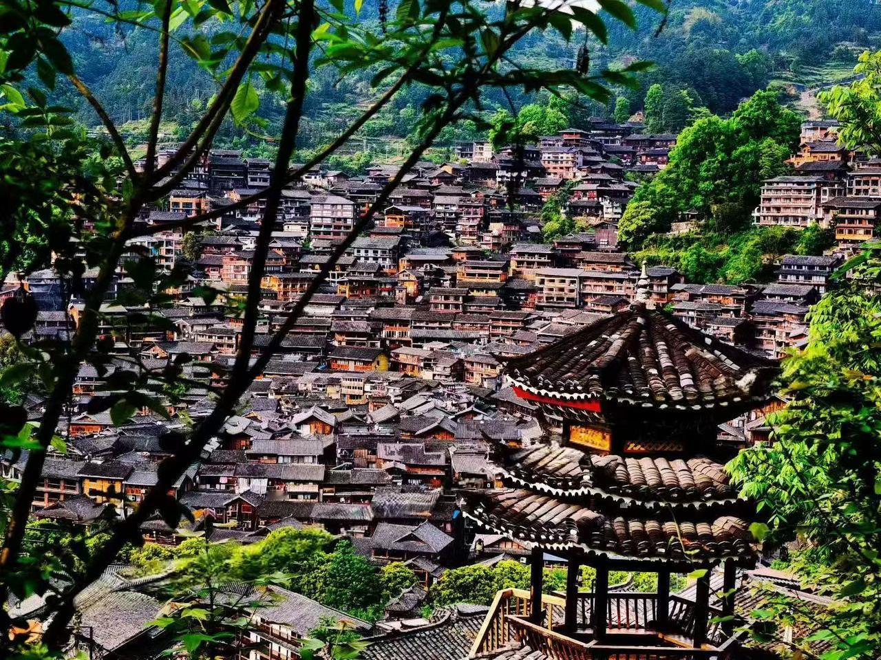 明天就开盘了，也是4月的最后一周，下周大概率是震荡的行情，下跌太多不太可能，想上