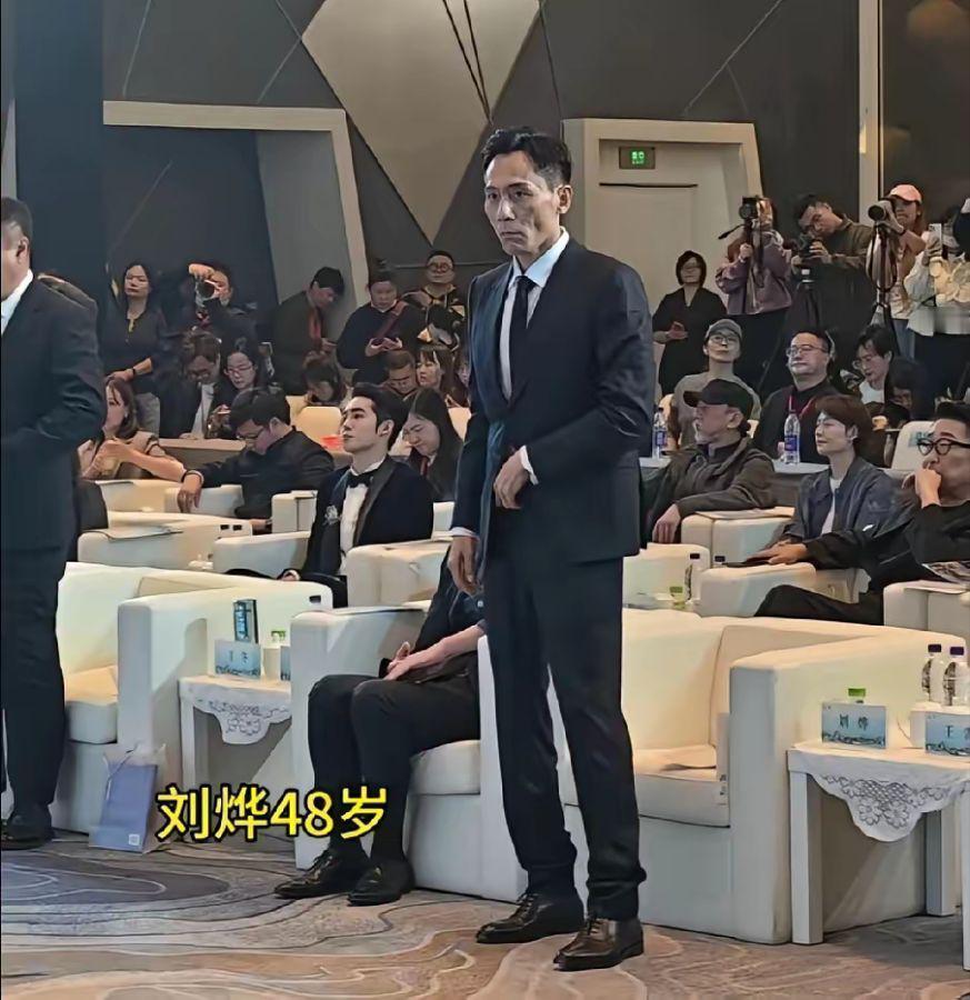 我可以接受刘烨变瘦，也可以接受刘烨变老，却唯独接受不了，刘烨眼里没有光！以前的刘