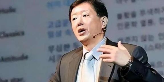 韩国教授警告：全世界只有韩国看不起中国，但中国眼里却没有韩国。近年来，随着网络的