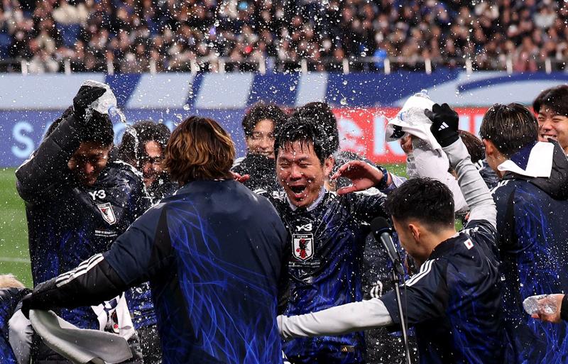 北京时间2025年10月14日18点30分，麒麟杯赛事中日本男足以3 - 2逆转