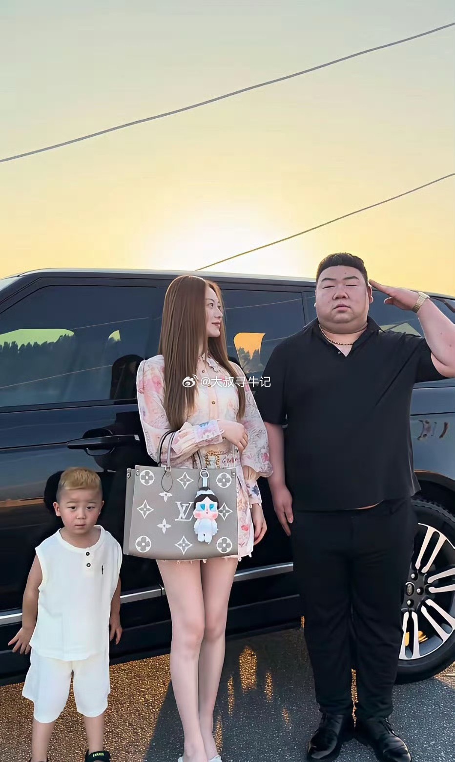大哥你的财富千万要稳住啊，不然嫂子下一任就会找更肥的了 