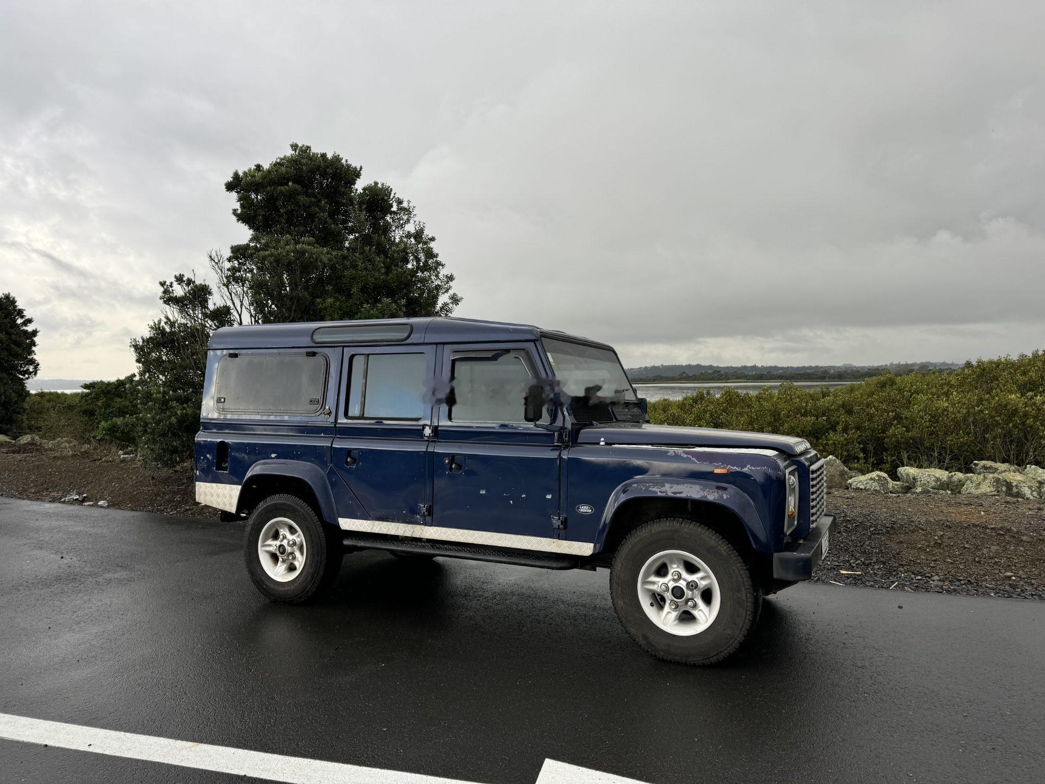 1985年卫士110汽油版， 看着还挺帅！这是个汽油版，卖家说这车是3.9升+自