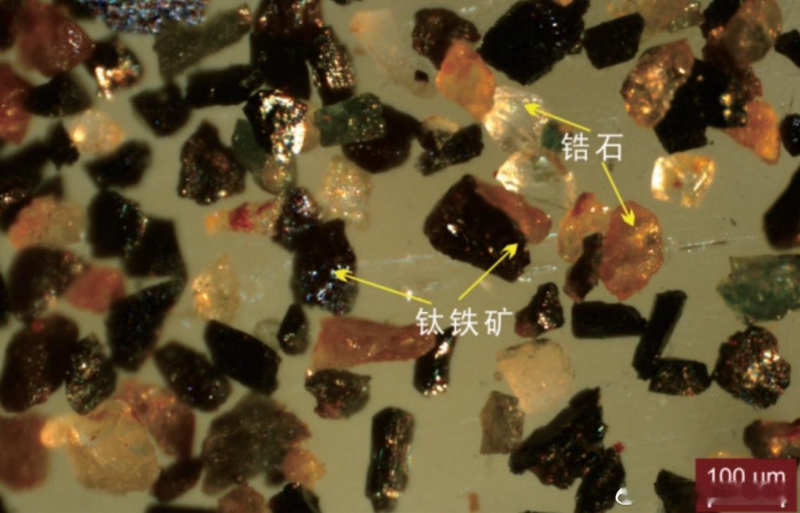 新疆地质局高级工程师刘兵带领的项目团队上月发表于《地球科学》的一篇同行评议论文中