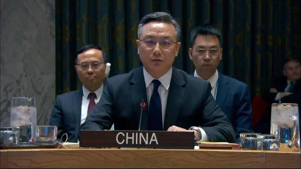 中方敦促美国足额、无条件缴纳联合国会费；因为美国不交，中国已是事实上的联合国第一