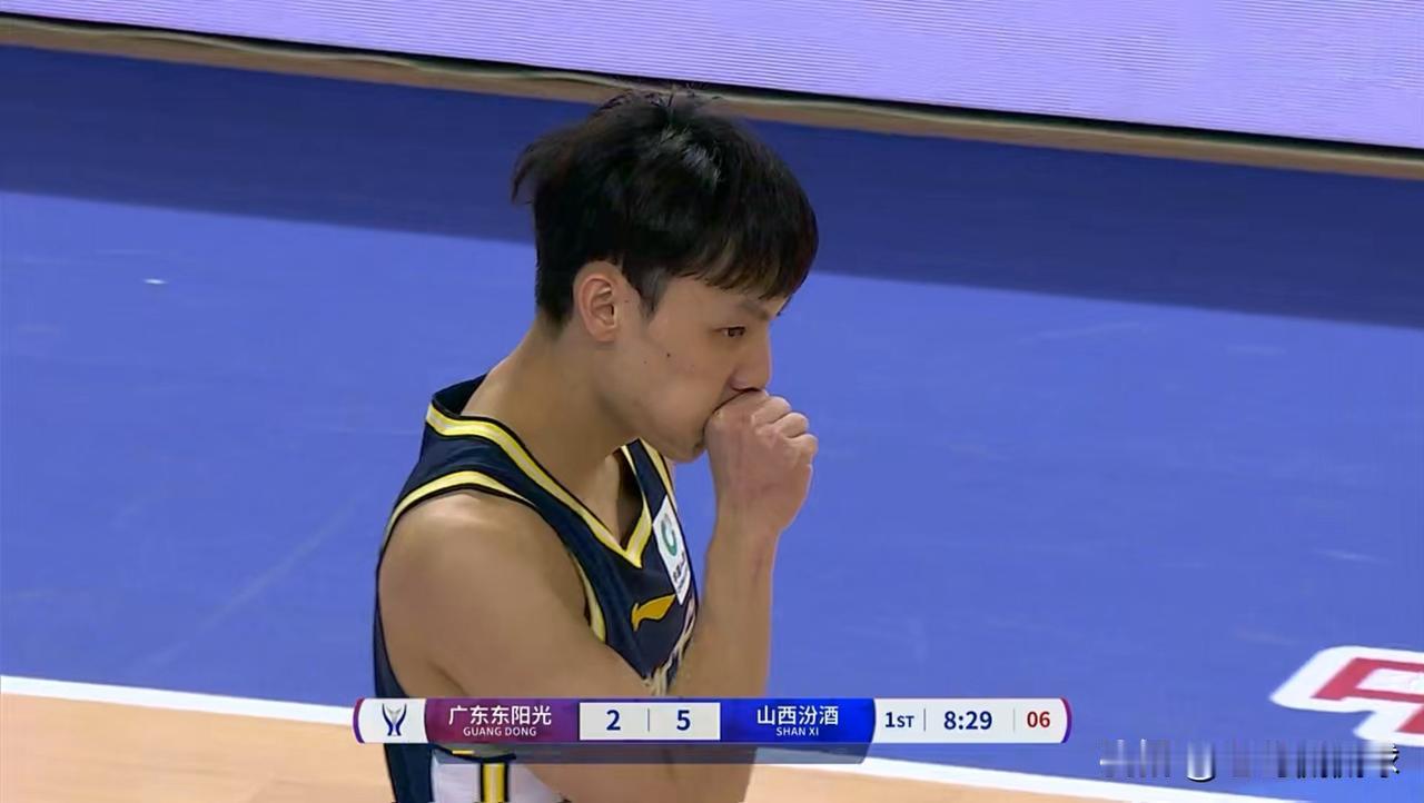 广东东阳光超级球星徐杰真是独木难支！在今天广东东阳光以93：106输给山西汾酒的