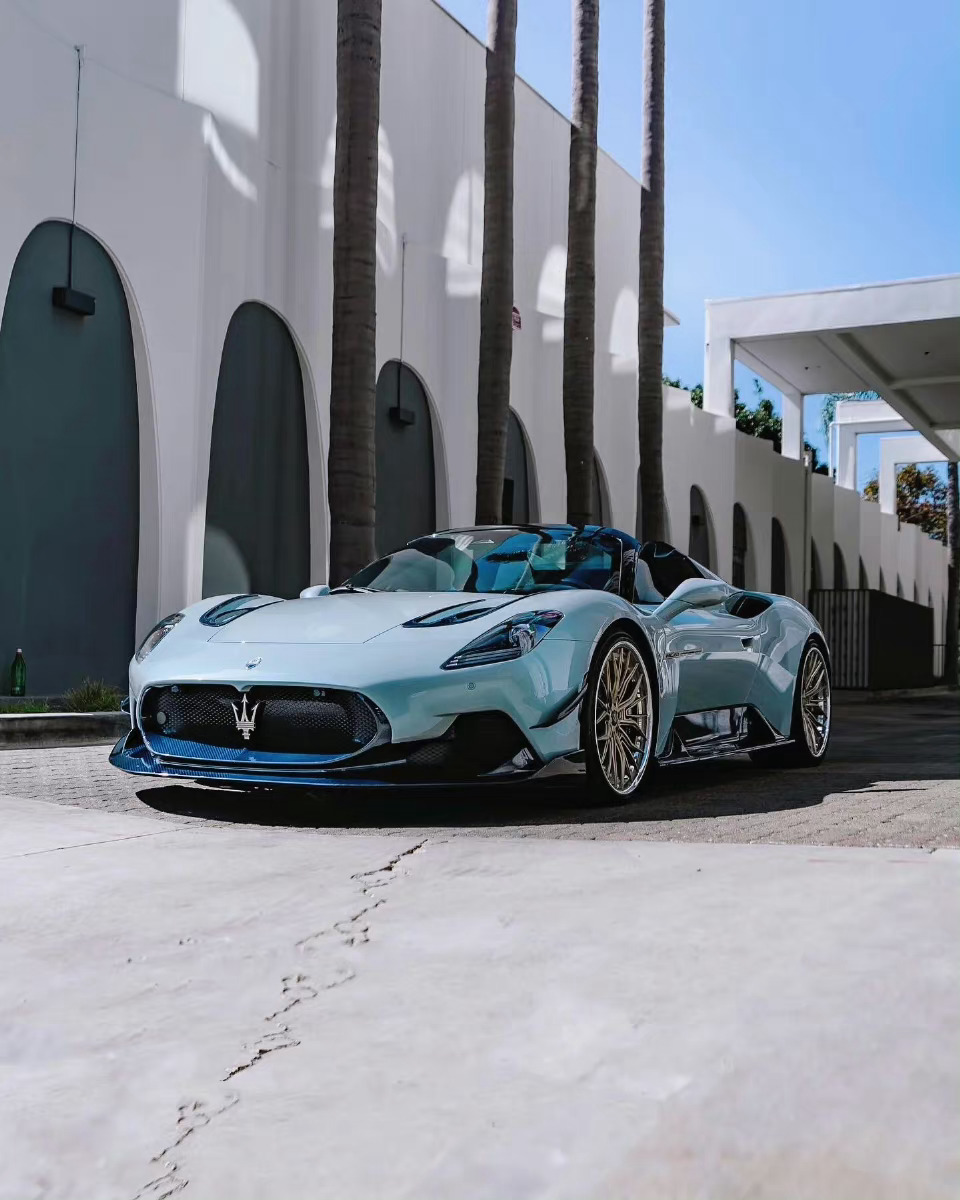 燃油跑车的终章:玛莎拉蒂MC20MC20是玛莎拉蒂于2023全新推出的一款超级跑