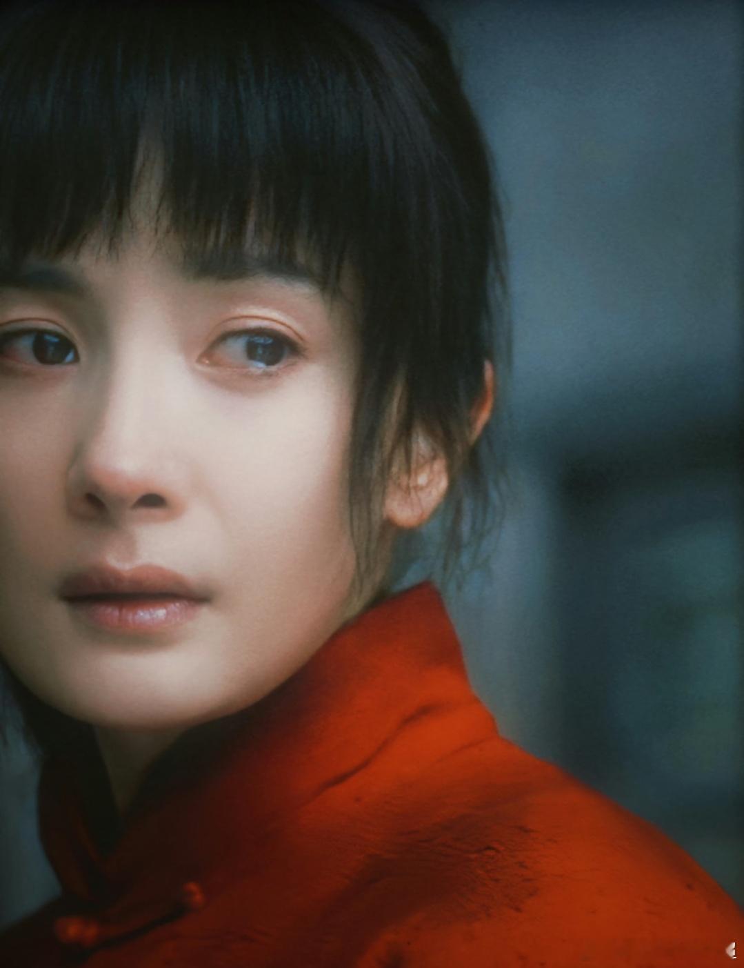曝杨幂金鹰奖掉提网传杨幂金鹰奖最佳女主掉提。单看《万物生》里宁绣绣这个角色，跨度