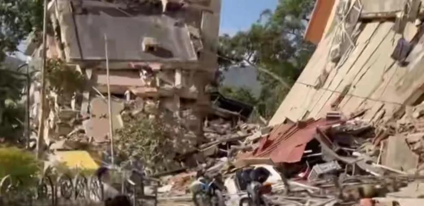 专家说各地多发地震不代表地震带开始活跃，网友:那代表啥？[捂脸]

专家说的“不