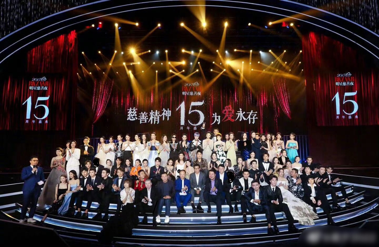 #章子怡杨幂赵丽颖同框旧照#章子怡杨幂赵丽颖同框旧照来了，17年就同过台了，现在