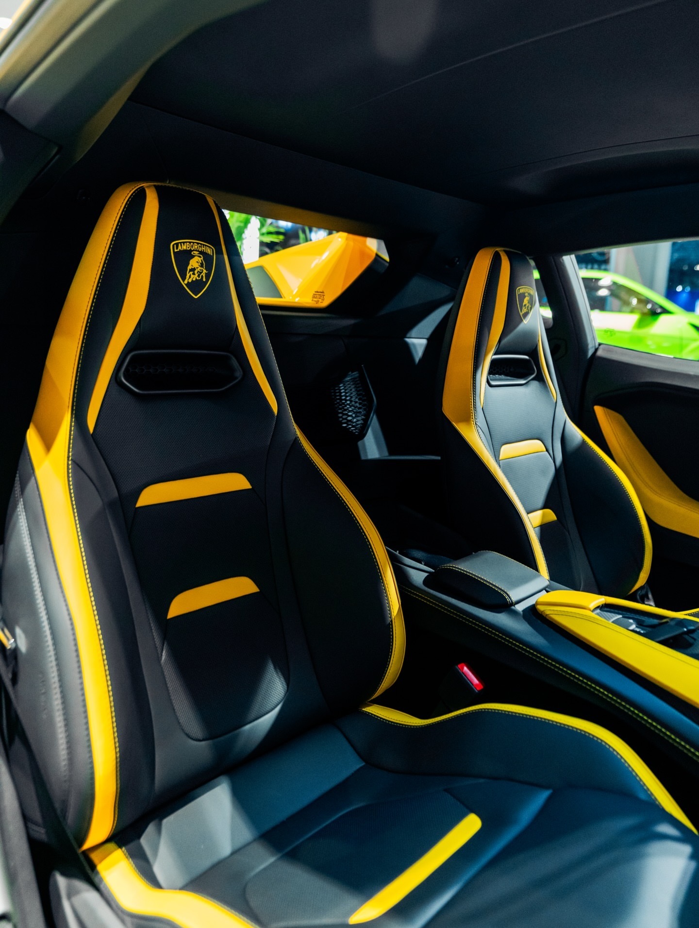 在车展上亮相的是兰博基尼Temerario，这是该品牌首款搭载V8双涡轮增压发动